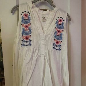 Anthropologie sleeveless embroidered top